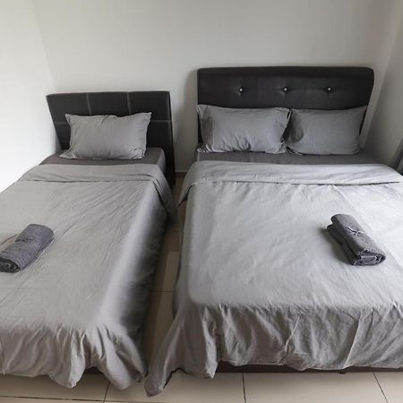 Cozy 3-Bedroom Condo With Pool - Seri Kembangan Εξωτερικό φωτογραφία
