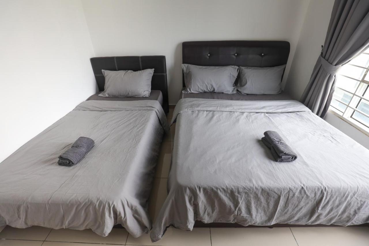 Cozy 3-Bedroom Condo With Pool - Seri Kembangan Εξωτερικό φωτογραφία