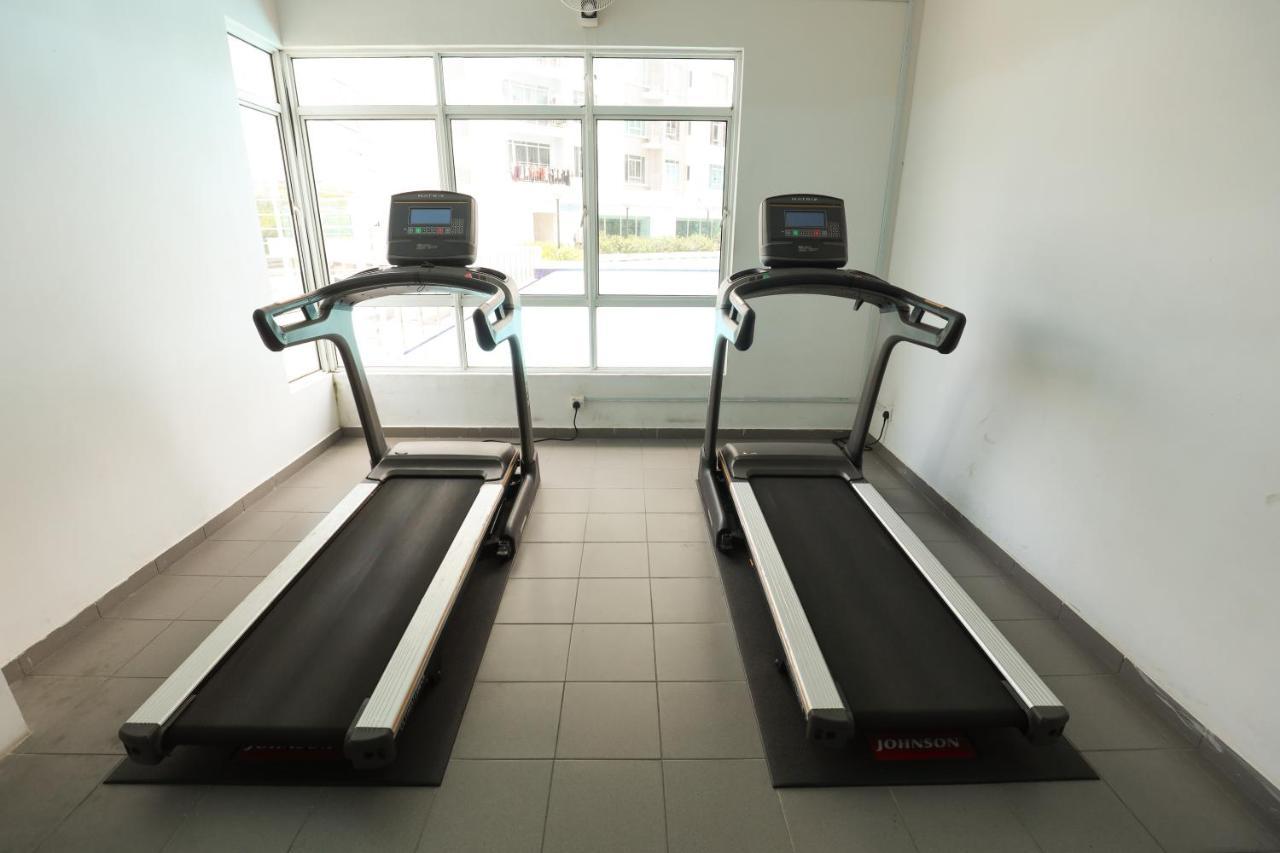 Cozy 3-Bedroom Condo With Pool - Seri Kembangan Εξωτερικό φωτογραφία